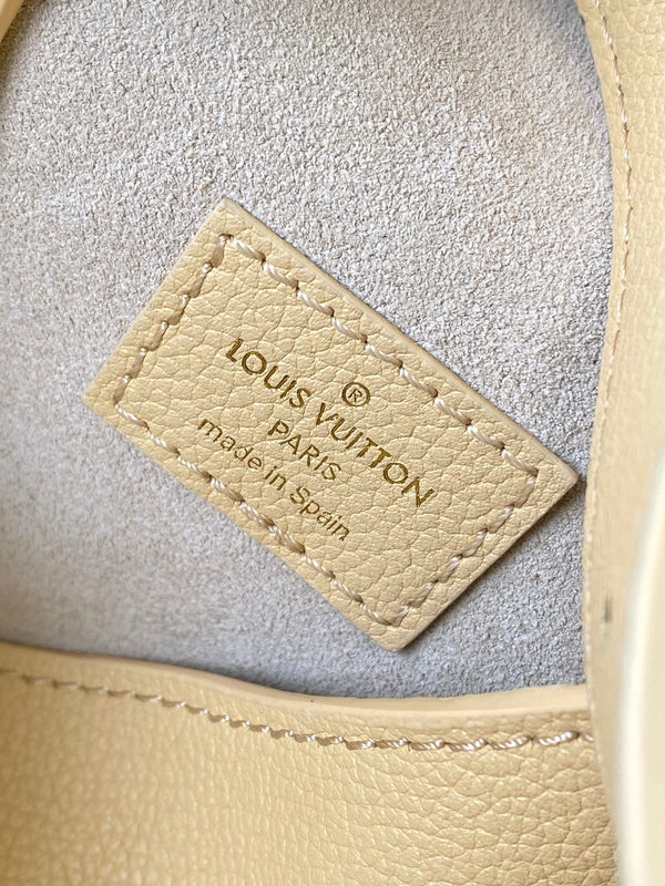 LOW KEY HOBO PM 28 IN URBAN YELLOW CALFSKIN GOLD BUCKLE