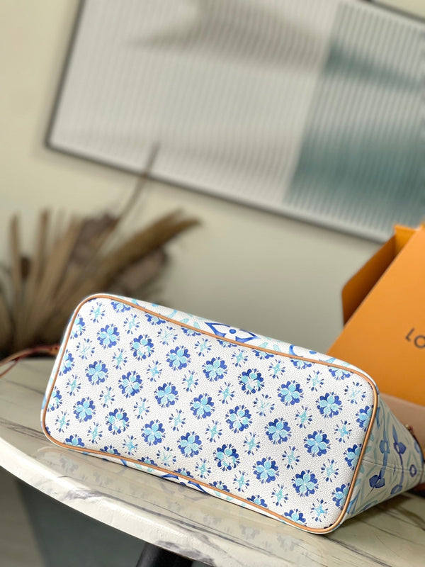 NEVERFULL MM 31 IN TELA CON PIASTRELLE MONOGRAMMA BLU LAGUNA