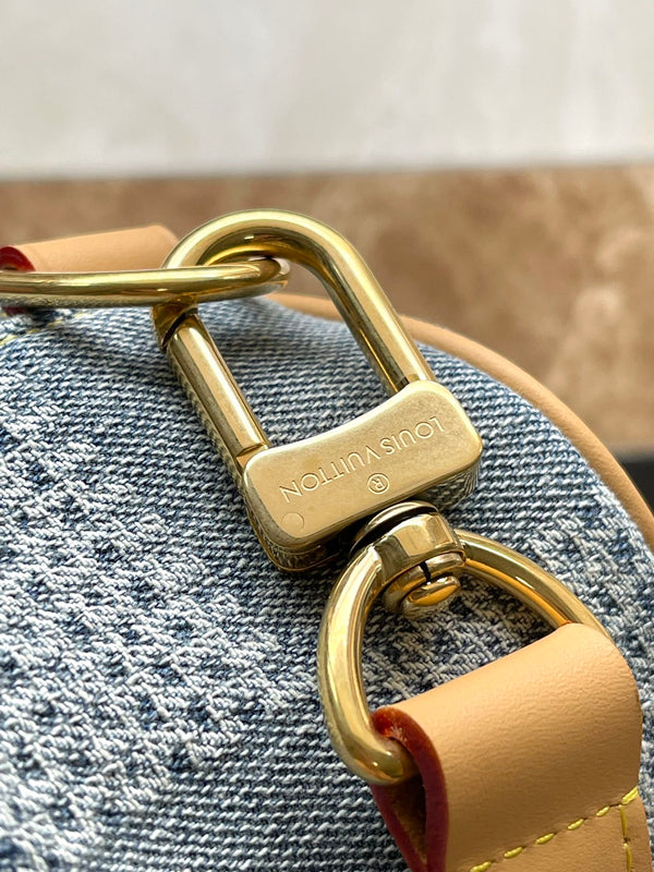 BORSA CHESS MESSENGER 24 IN DENIM A QUADRI BLU COLUMBIA 3D