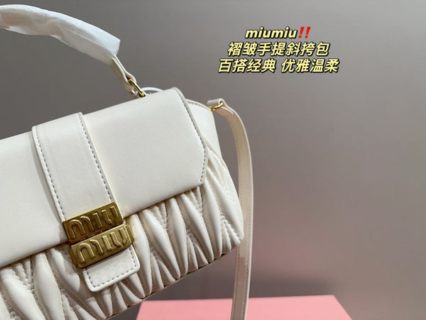 HANDBAG 20 IN WHITE CALFSKIN