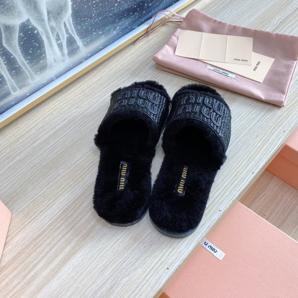 Miu Slipper Black Woven Raffia