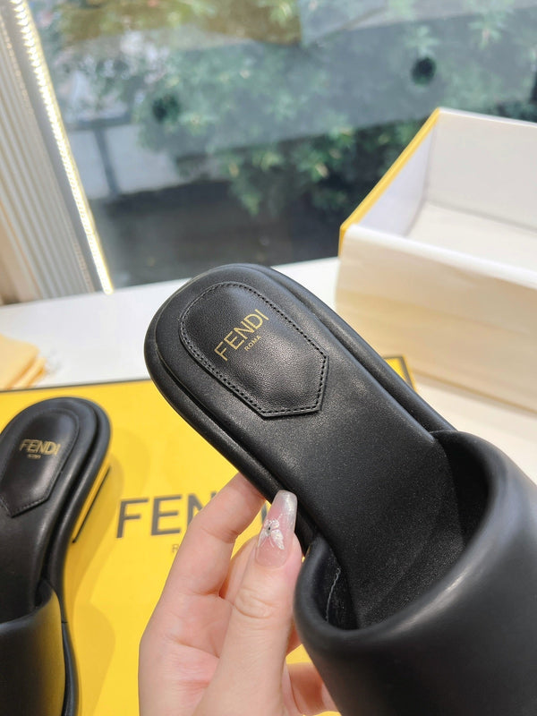 FF Baguette Slides Women 45 Nappa Leather Black