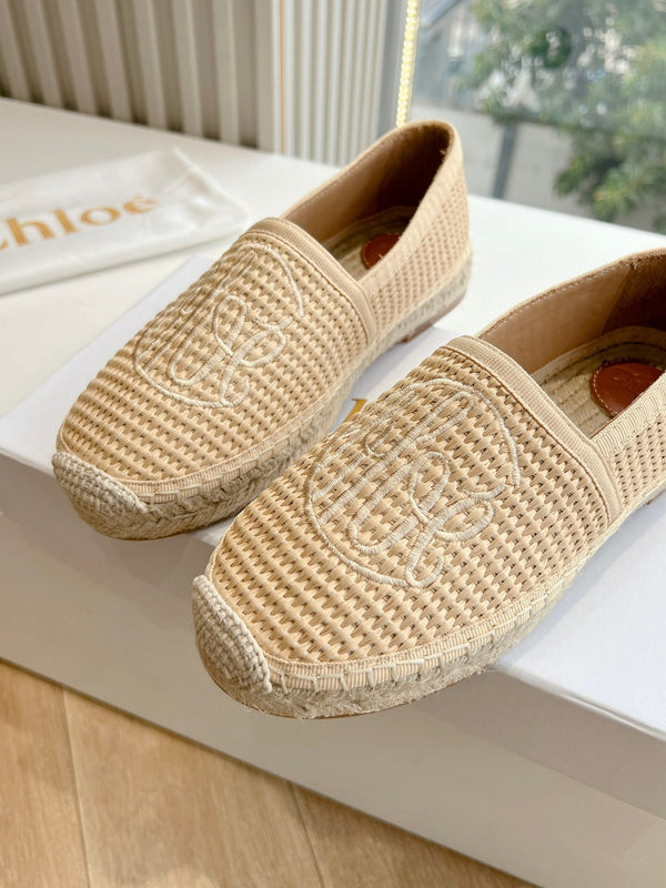 CHLOÉ WOVEN LOAFER IN TAN BEIGE RAFFIA