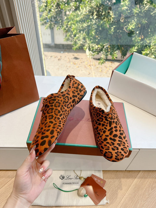 LP Cocooning Floaty Flat Orange Black Leopard Print Wool Fleece Lining And Suede 992982