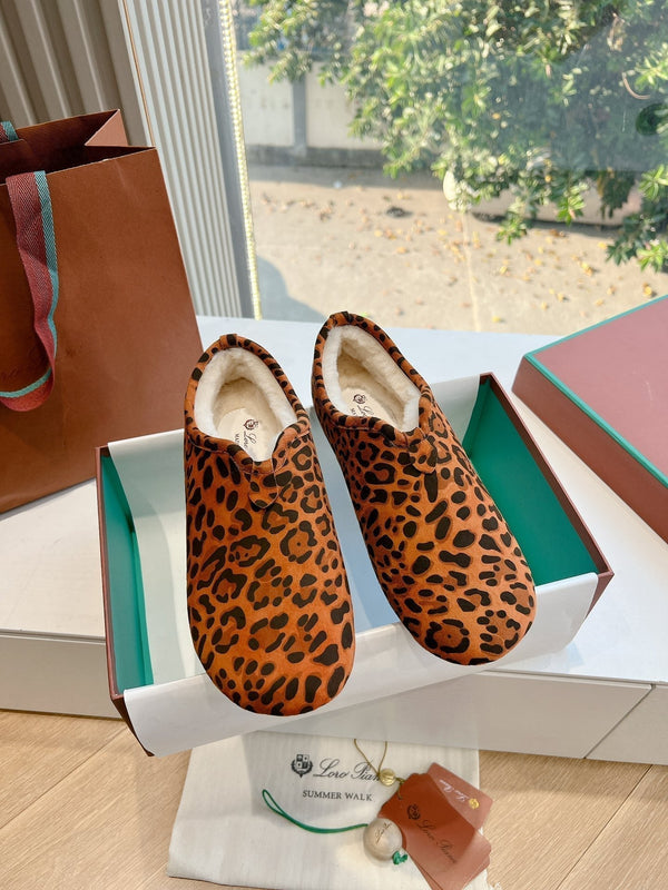 LP Cocooning Floaty Flat Orange Black Leopard Print Wool Fleece Lining And Suede 992982