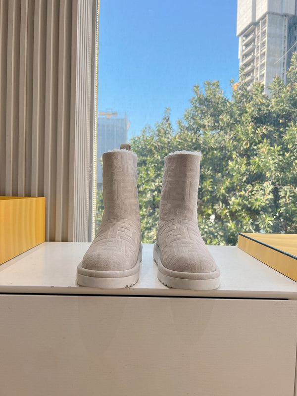 Fendi Apres Chic with FF chamois Boots Light Taupe Suede 475233