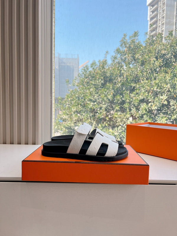 SANDALO CYPRUS IN VITELLO BIANCO MARTELLATO