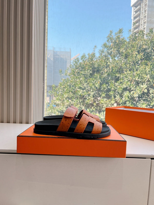 CHYPRE SANDAL IN VIVID ORANGE GRAINED CALFSKIN