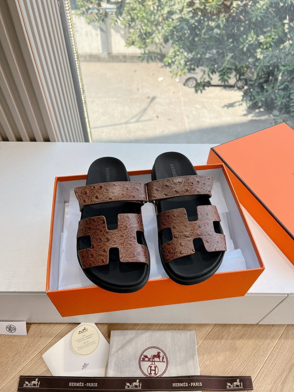 SANDALO CYPRUS IN PELLE DI VITELLO MARTELLATA MARRONE CIOCCOLATO