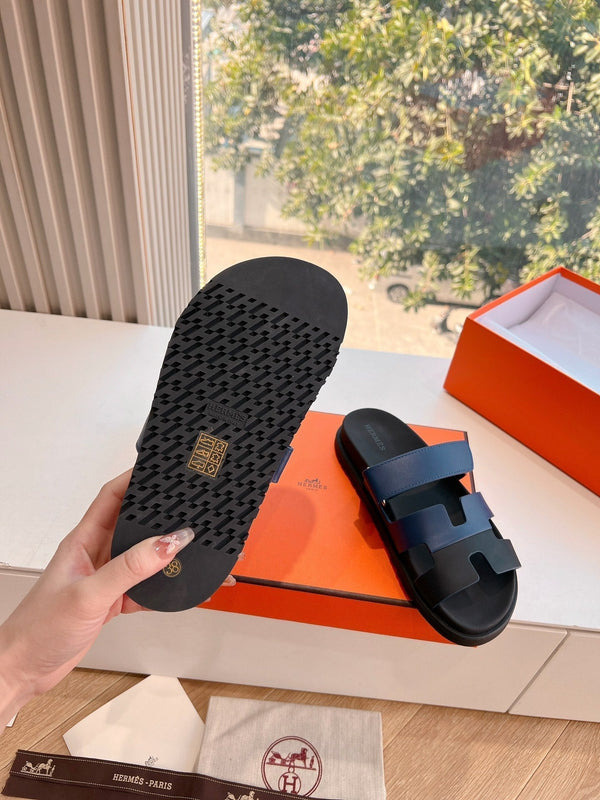 SANDALO CYPRUS IN PELLE DI VITELLO NERA MISTA BLU EGEO