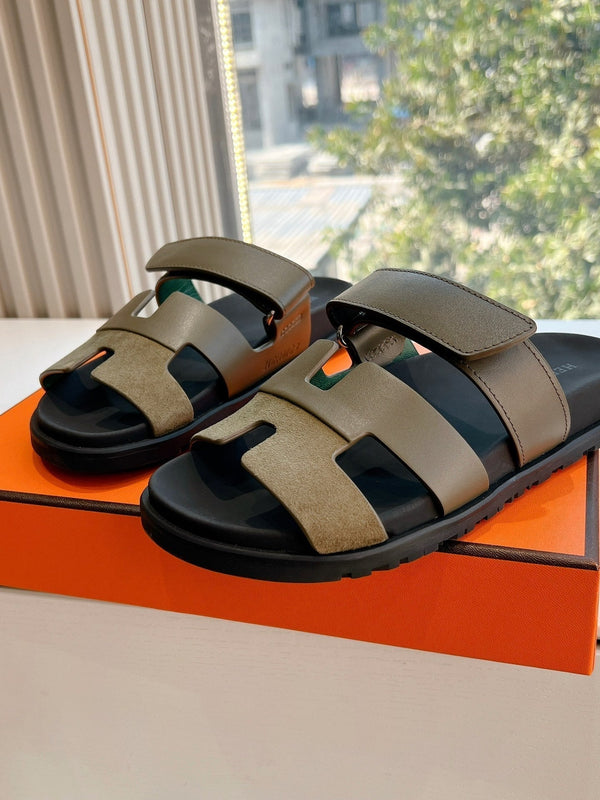 CHYPRE SANDAL IN ARMY GREEN SUEDE AND CALFSKIN