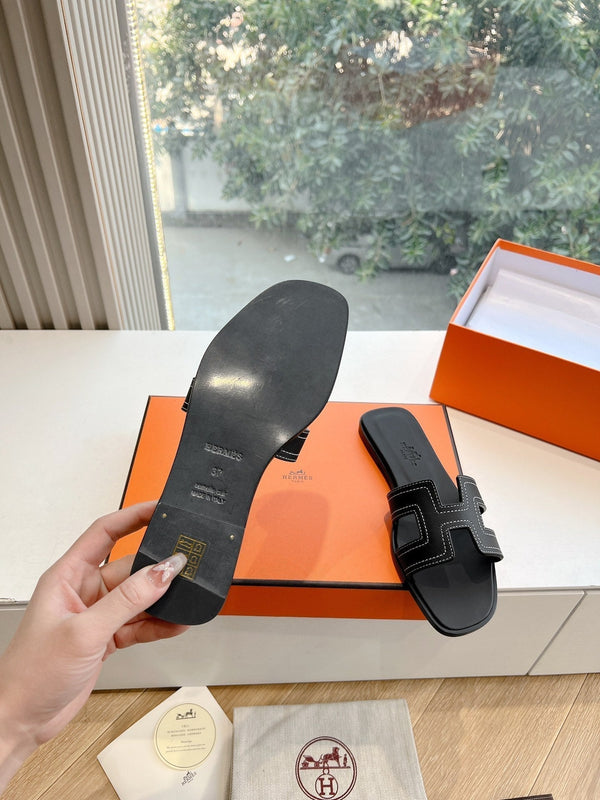 HM 25C Oran sandal Black Leather 202828