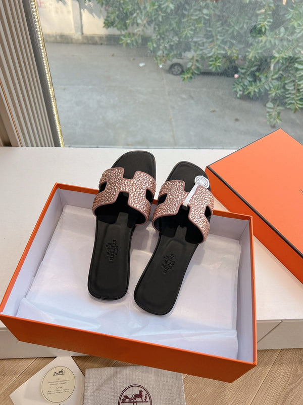 OASIS SLIDE IN PENNY BROWN CALFSKIN WITH CRYSTALS