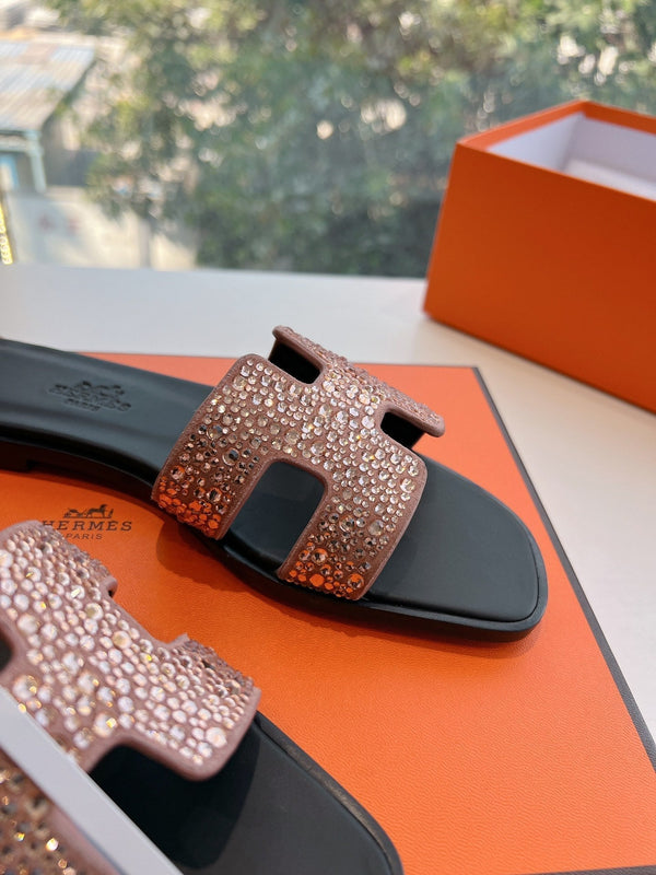 OASIS SLIDE IN PENNY BROWN CALFSKIN WITH CRYSTALS