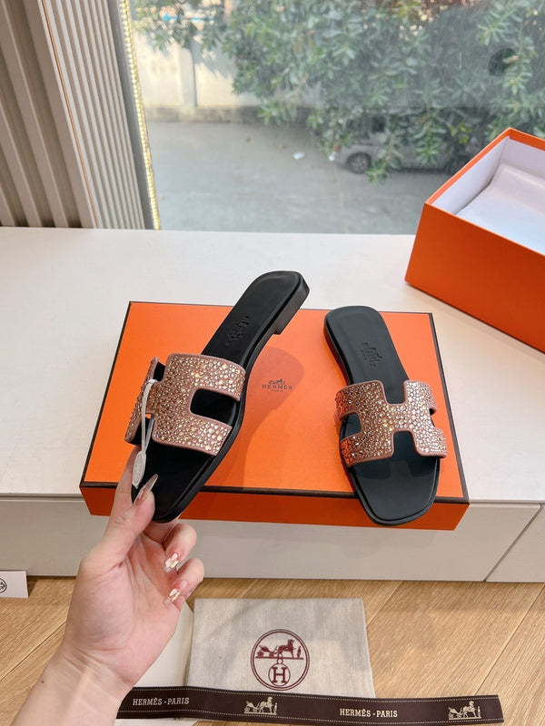 OASIS SLIDE IN PENNY BROWN CALFSKIN WITH CRYSTALS