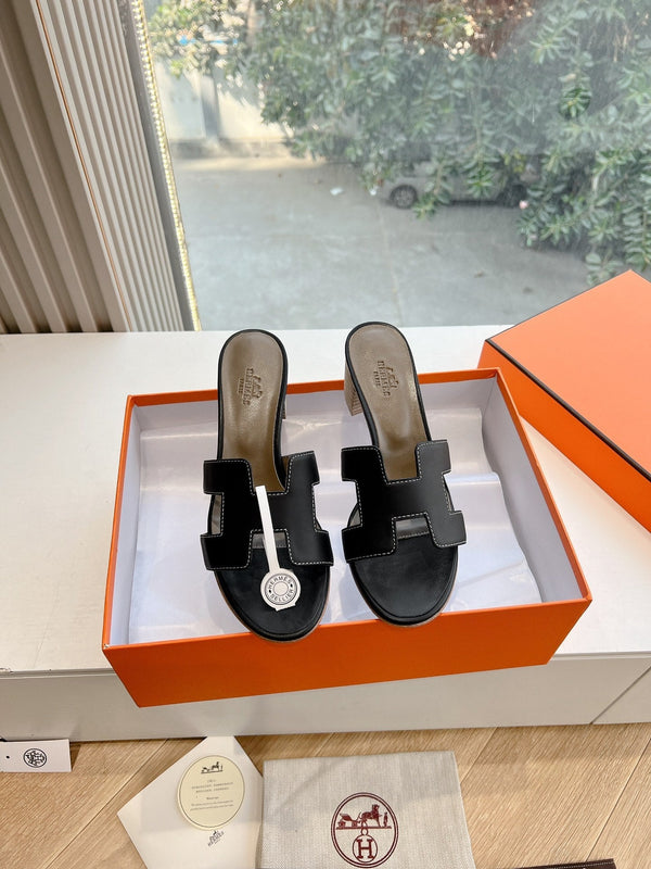 OASIS SANDAL IN BLACK CALFSKIN