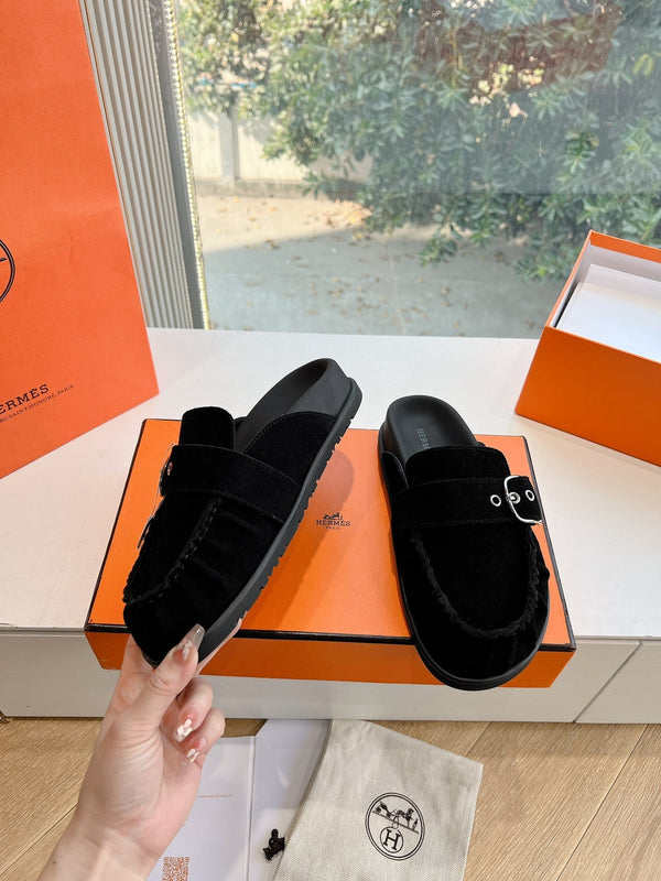 HM 25 Key Mule in pelle scamosciata nera