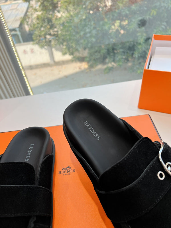 HM 25 Key Mule in pelle scamosciata nera