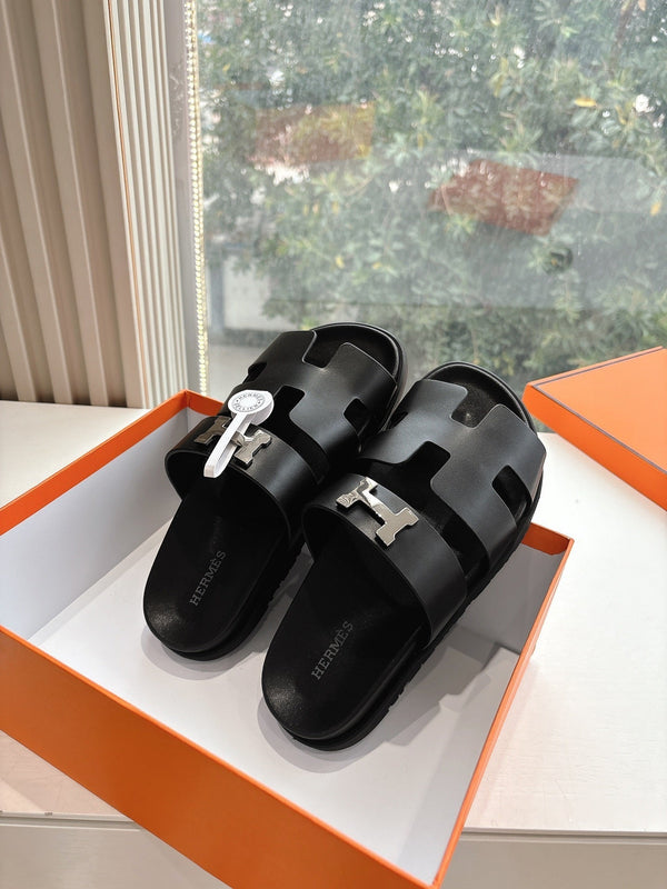 HM 25 Chypre Sandal Black Calfskin Silver H