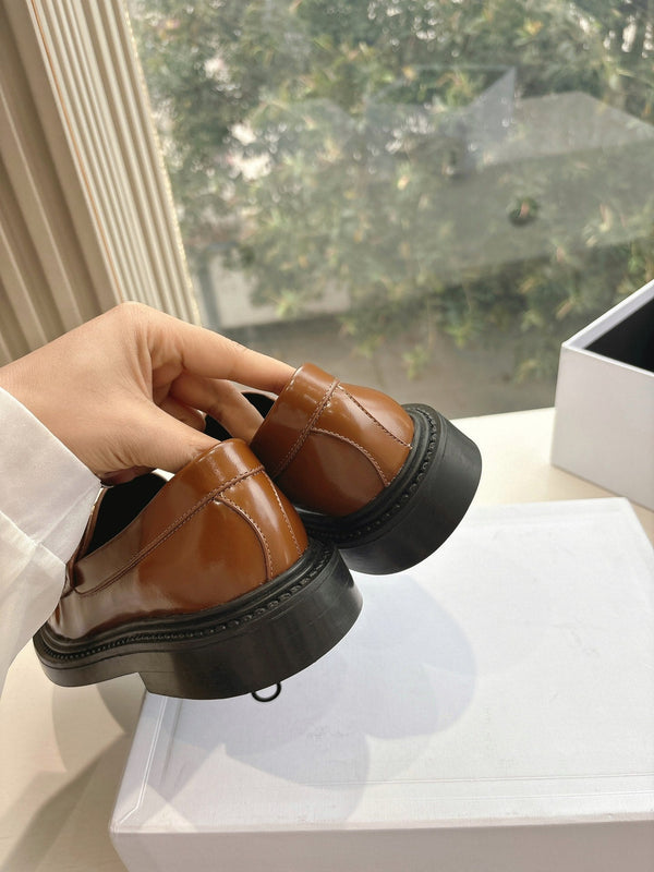 CELINE Buckle Triomphe Loafers Golden Leather 285955