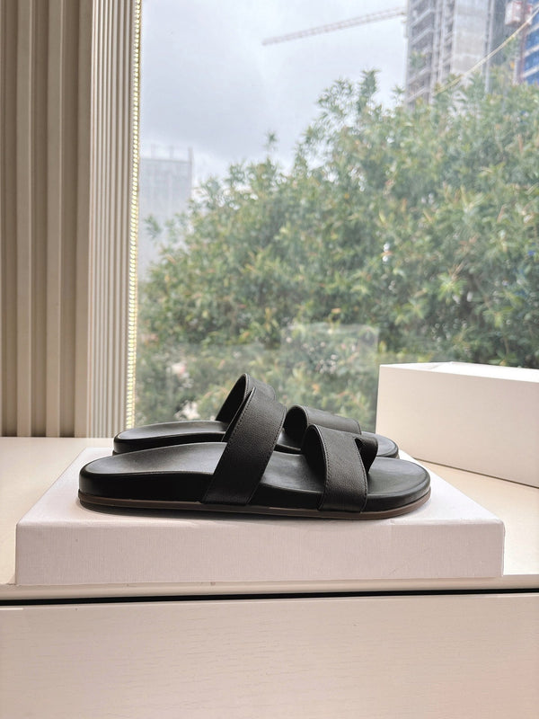 Hugh Sandal in Black Cowhide 286179