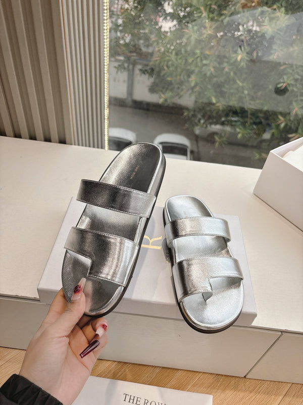 Sandalo Hugh in pelle di vacchetta metallizzata argento 286183