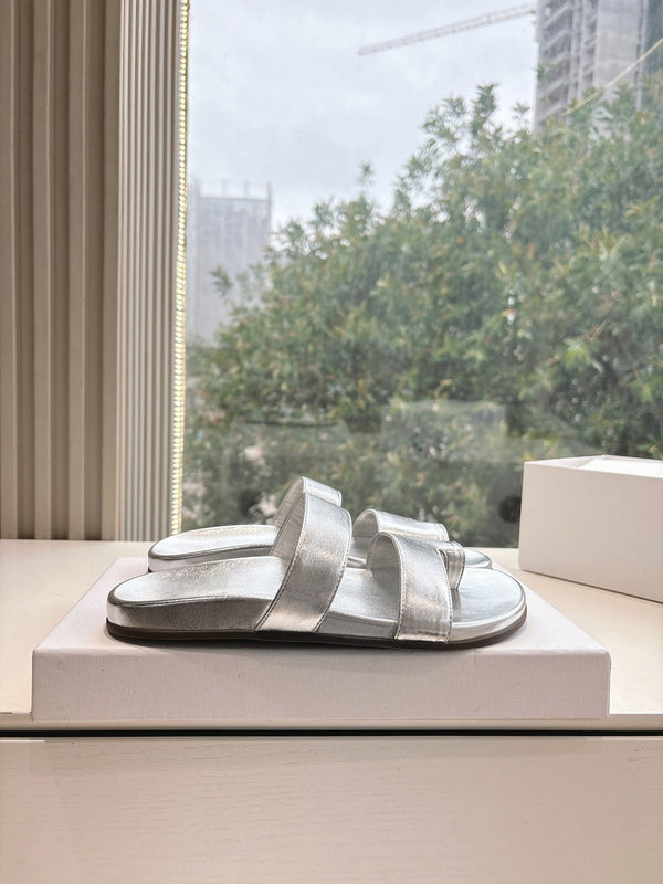 Sandalo Hugh in pelle di vacchetta metallizzata argento 286183