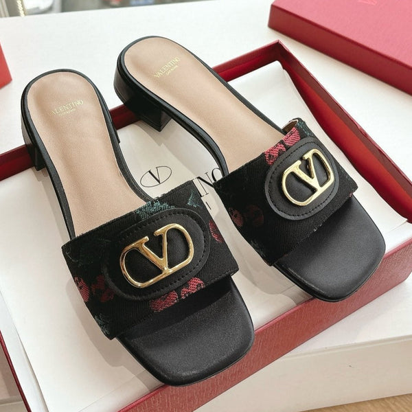VT 25 Cherryfic Leather Trimmed Slides Black Sheepskin 286496