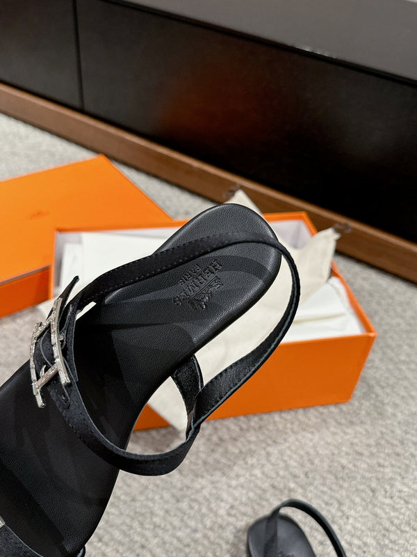 Sandalo romano da donna in pelle di vitello nera