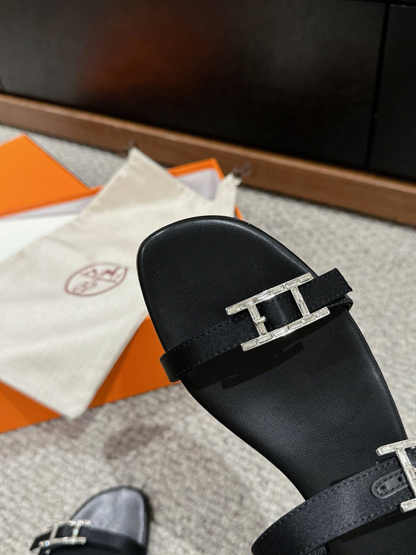 Sandalo romano da donna in pelle di vitello nera