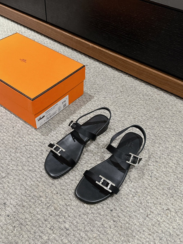 Sandalo romano da donna in pelle di vitello nera