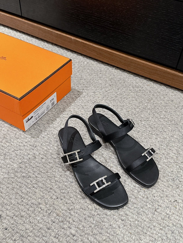 Sandalo romano da donna in pelle di vitello nera