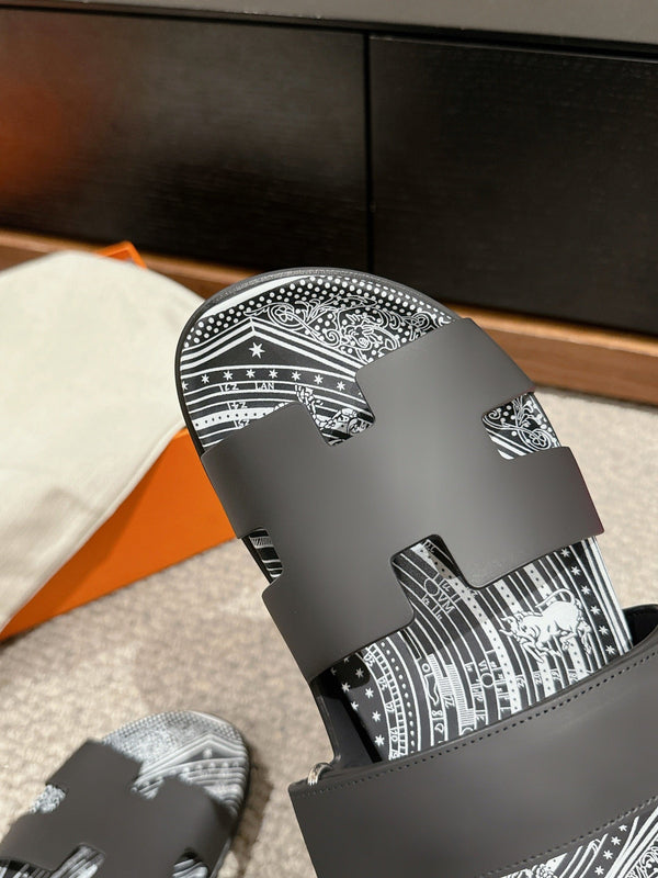 SANDALO CYPRUS IN PELLE DI VITELLO NERA UNICO