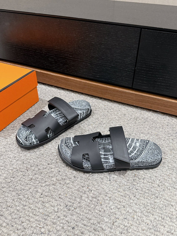 SANDALO CYPRUS IN PELLE DI VITELLO NERA UNICO