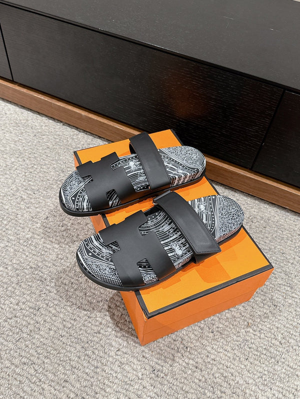 SANDALO CYPRUS IN PELLE DI VITELLO NERA UNICO