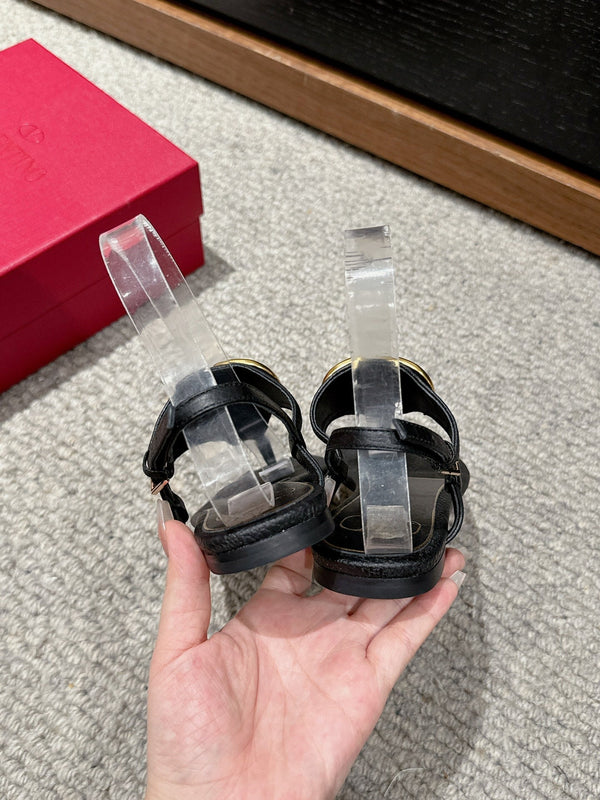 THONG SANDAL IN BLACK CALFSKIN WITH GOLD LOGO