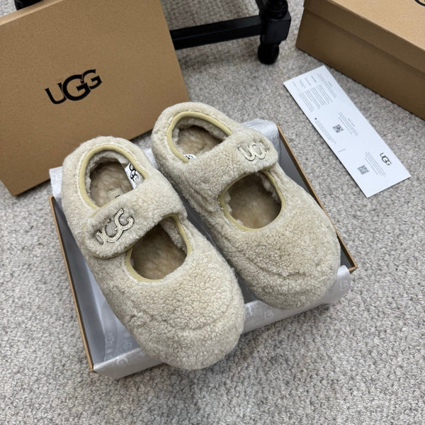 UGG Logo Mary Jane Flat Light Grey Wool 523102