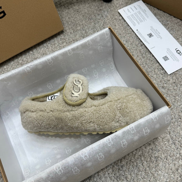 UGG Logo Mary Jane Flat Light Grey Wool 523102
