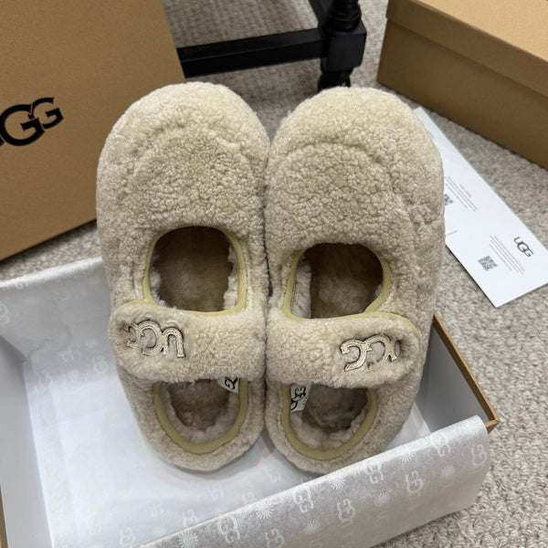 UGG Logo Mary Jane Flat Light Grey Wool 523102