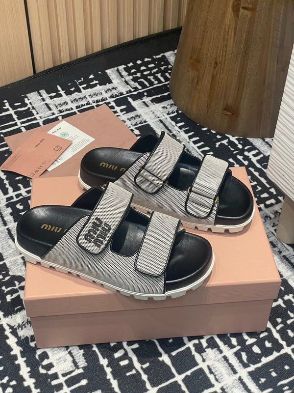 Ciabatte Miu 25S in tela beige e nera 227135