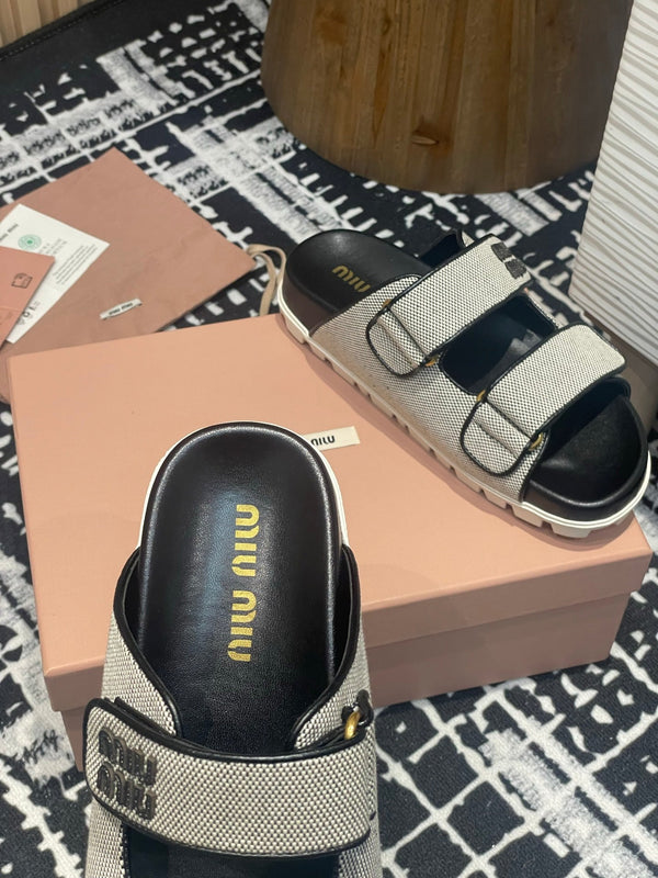 Ciabatte Miu 25S in tela beige e nera 227135