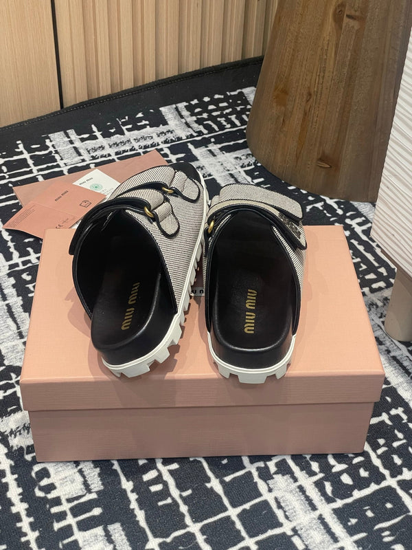 Ciabatte Miu 25S in tela beige e nera 227135