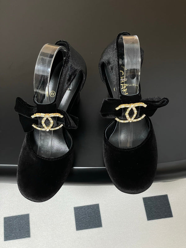 CC 25S Double C Rhinestone Buckle Bow High Heel Pump 85 Black Velvet 247570