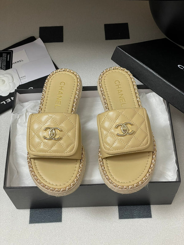 CC 25S Chain Ring Edge Buckle Bag Mule Sandal Beige Sheepskin 247586