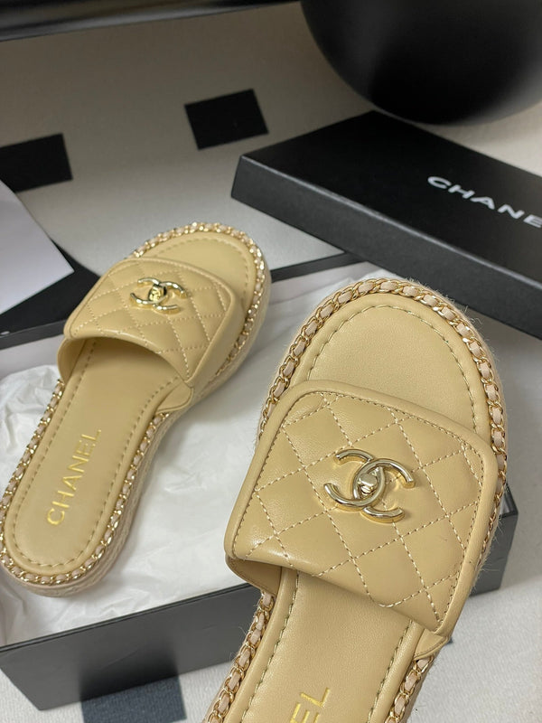 CC 25S Chain Ring Edge Buckle Bag Mule Sandal Beige Sheepskin 247586