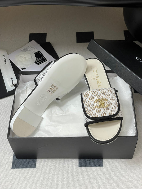 CC 25S Buckle Bag Mule White Mix Black Lace Fabric and Sheepskin 247590