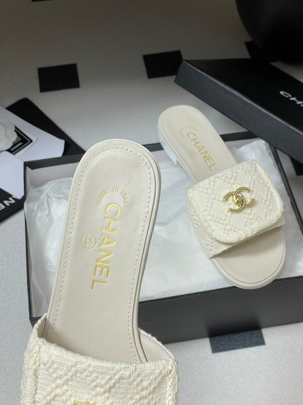 CC 25S Buckle Bag Mule White Fabric and Sheepskin 247598