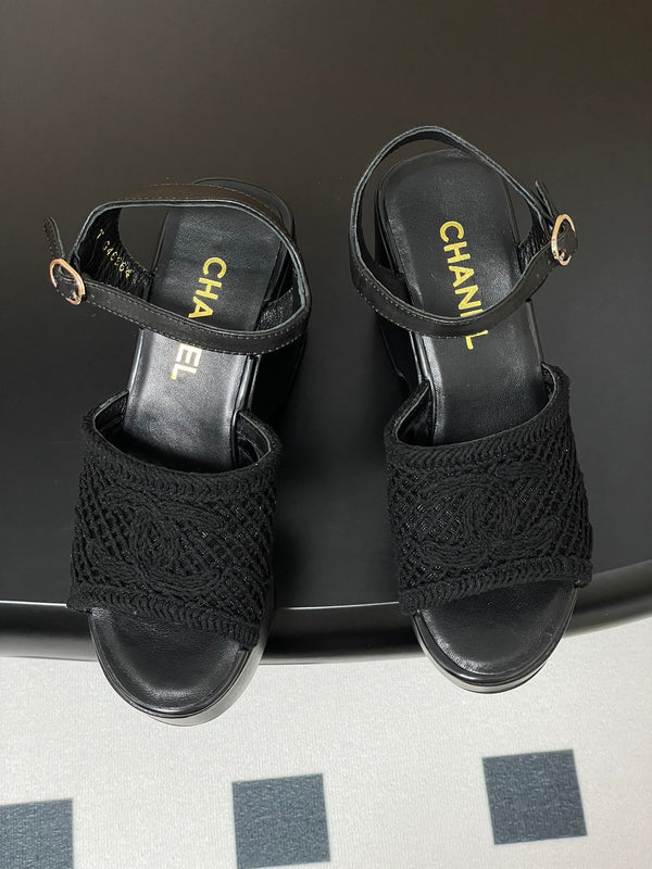 CC 25S Sandalo con zeppa piccola e suola spessa 10 cm Nero intrecciato 247606