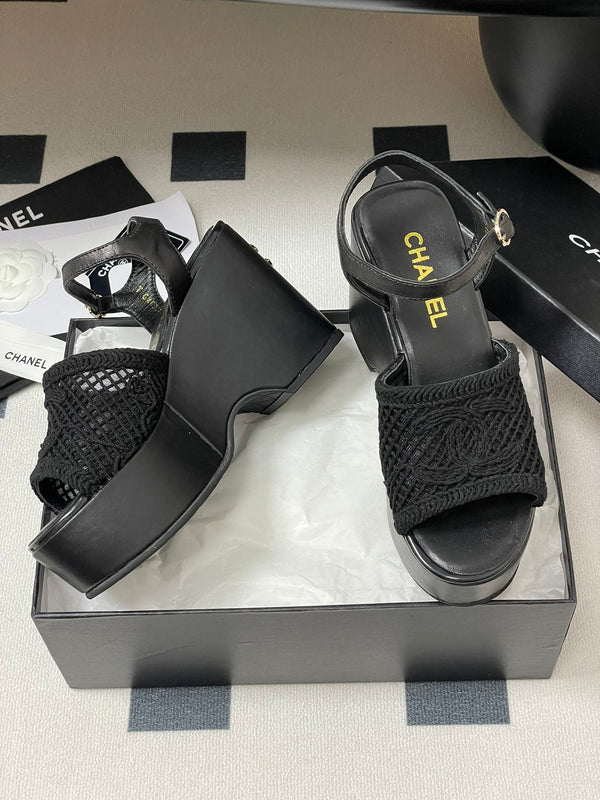 CC 25S Sandalo con zeppa piccola e suola spessa 10 cm Nero intrecciato 247606