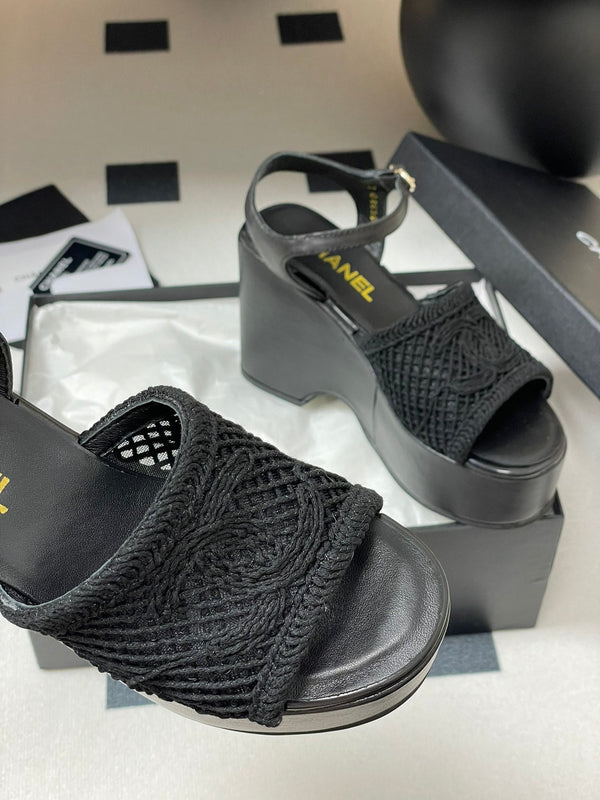 CC 25S Sandalo con zeppa piccola e suola spessa 10 cm Nero intrecciato 247606